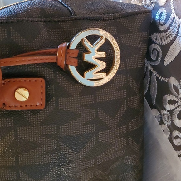 Michael Kors Mini Bag - Picture 2 of 6